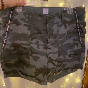 GAP Chino Girlfriend Shorts